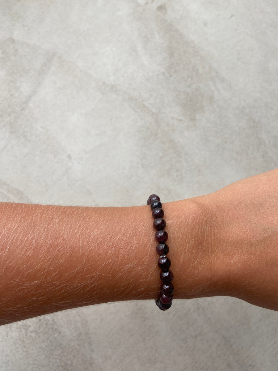 BRACELET BABY PERLES GRENAT : ASSURANCE