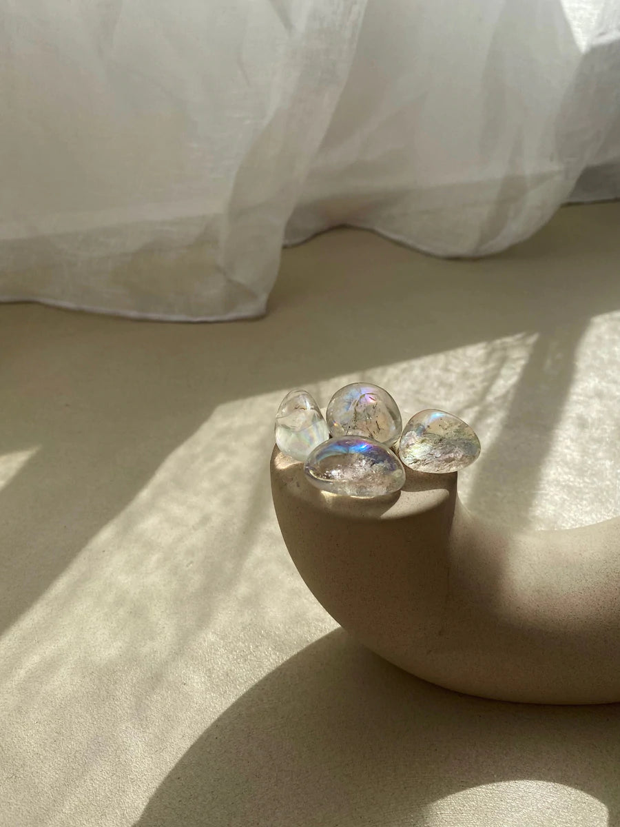 cristal de platine spiritualité pierre énergétique sisters astrologie wellness karma spirituality spiritualité astrology lifestyle crystals energy énergie