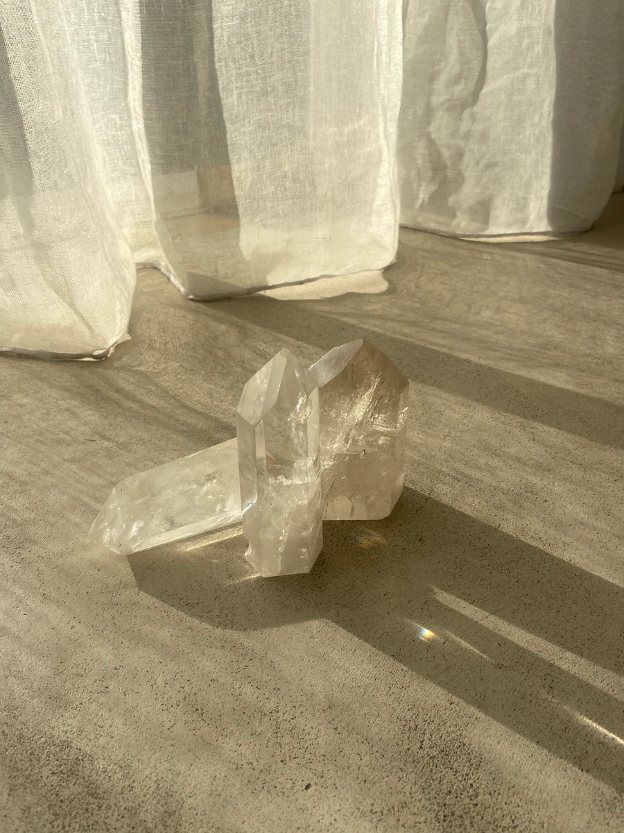 cristal de roche prisme intuition sisters astrologie wellness astro astrology energy énergie feel good cristaux crystals