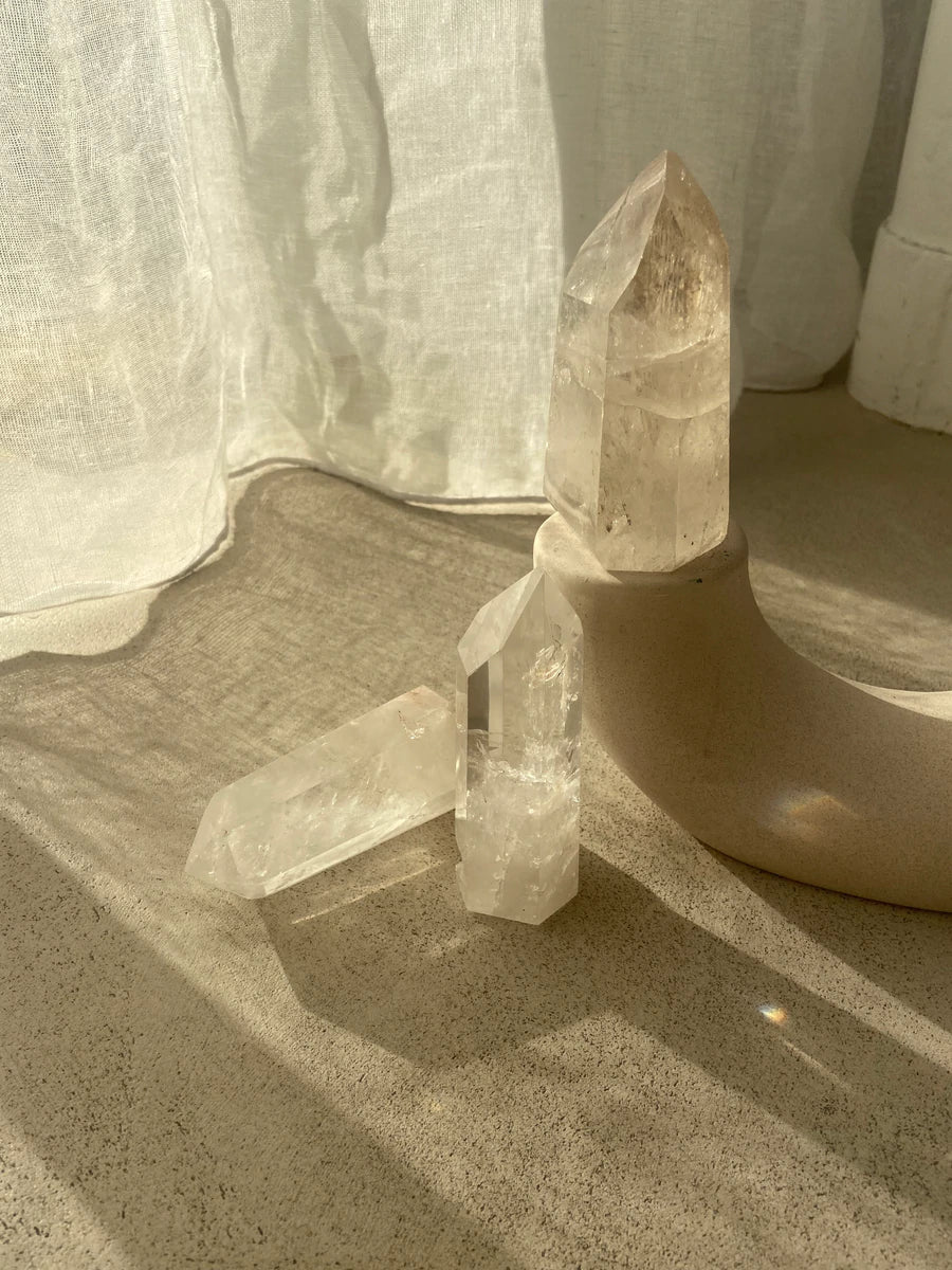 cristal de roche prisme intuition sisters astrologie wellness astro astrology energy énergie feel good cristaux crystals