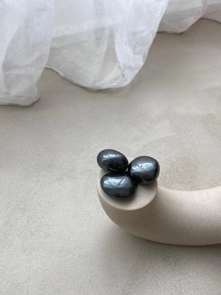 hématite sisters astrologie wellness karma spirituality spiritualité astrology lifestyle crystals energy énergie