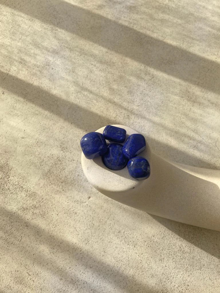 lapis lazuli communication pierre énergétique sisters astrologie wellness karma spirituality spiritualité astrology lifestyle crystals energy énergie